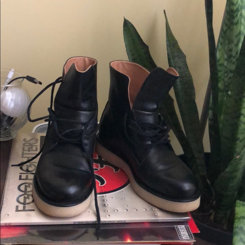 Diesel boots